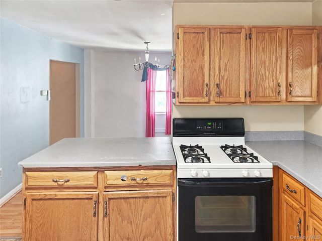 15 Grove Street, Highland, NY 12528