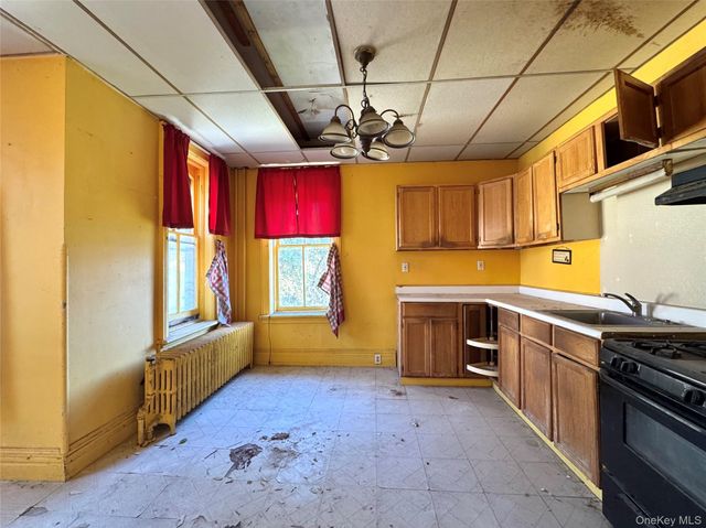 8 Howell Street, Catskill, NY 12414