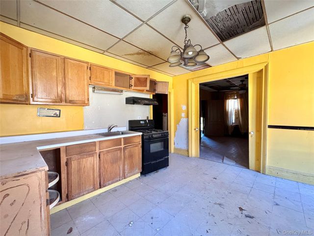 8 Howell Street, Catskill, NY 12414