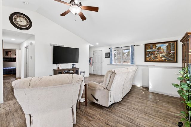 1155 Cottonwood Street, Bennet, NE 68317