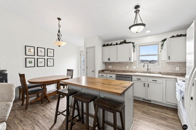 1155 Cottonwood Street, Bennet, NE 68317