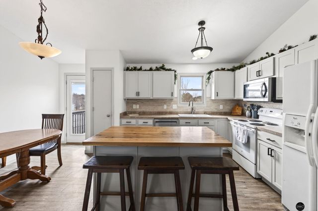 1155 Cottonwood Street, Bennet, NE 68317