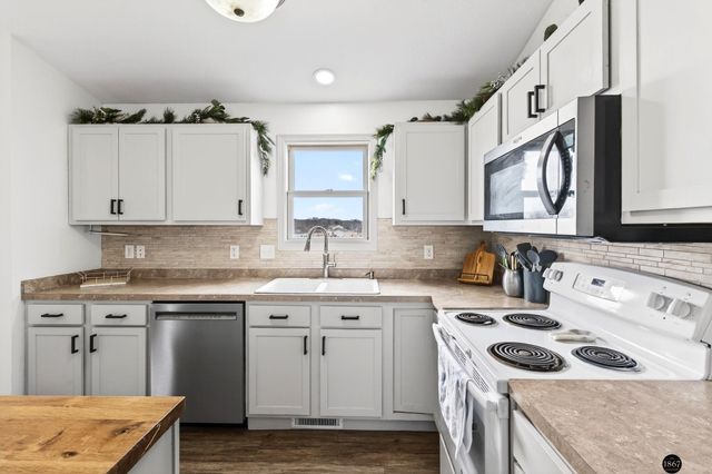 1155 Cottonwood Street, Bennet, NE 68317