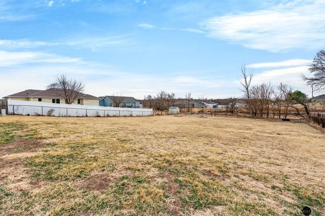 1155 Cottonwood Street, Bennet, NE 68317