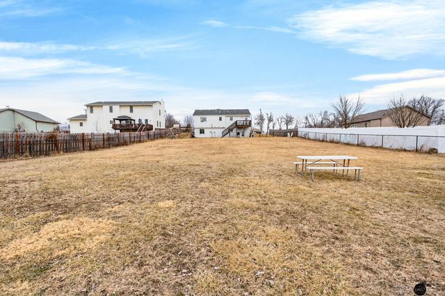 1155 Cottonwood Street, Bennet, NE 68317