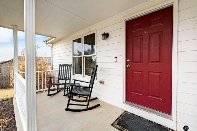 1155 Cottonwood Street, Bennet, NE 68317