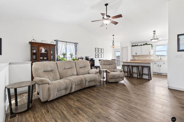 1155 Cottonwood Street, Bennet, NE 68317