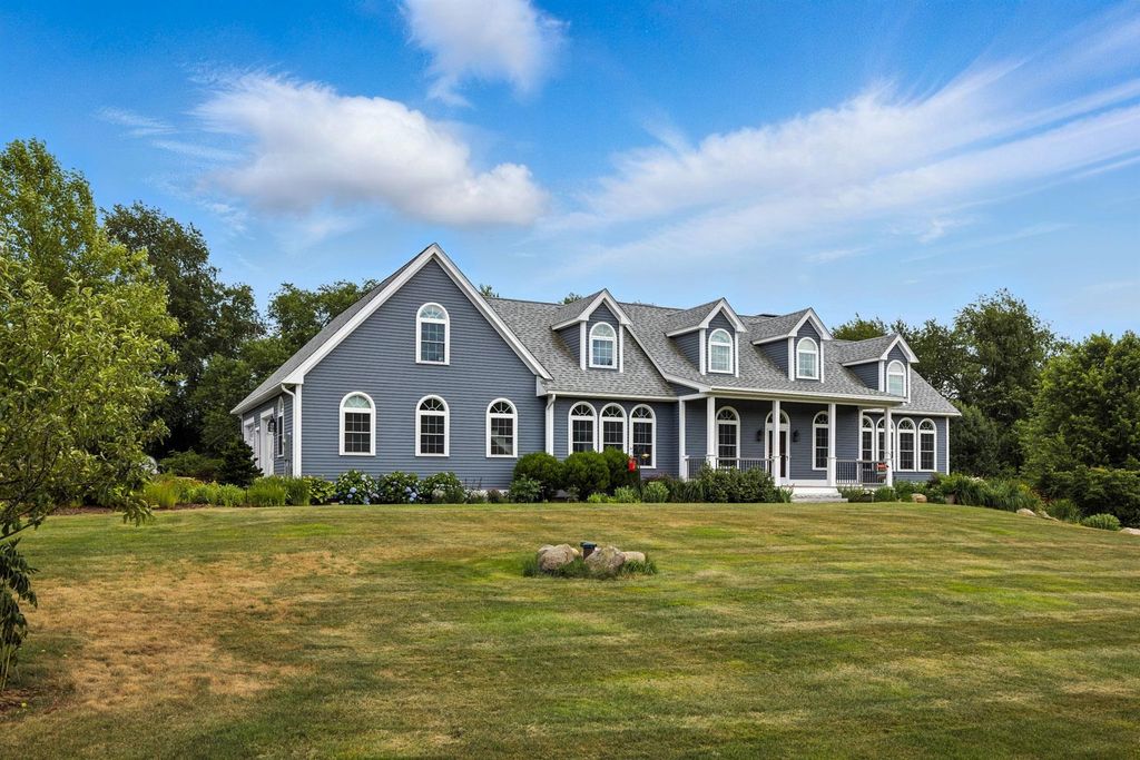 8 Wadleigh Lane, Hampton Falls, NH 03844