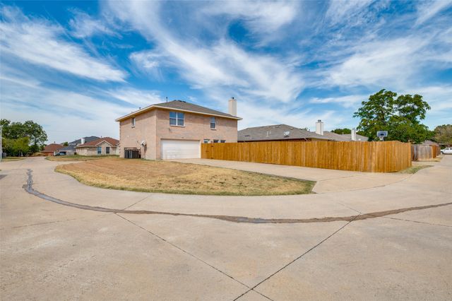 1308 Arbordale Court, Lancaster, TX 75134