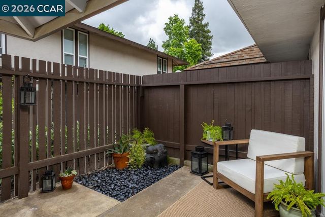 5509 Roundtree Dr E, Concord, CA 94521