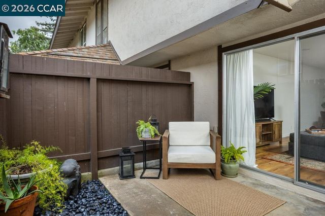 5509 Roundtree Dr E, Concord, CA 94521