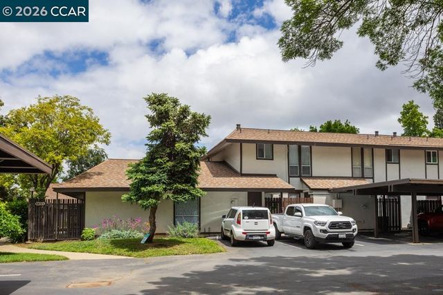 5509 Roundtree Dr E, Concord, CA 94521