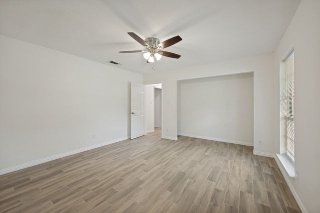 301 Hillcrest Drive, Midlothian, TX 76065