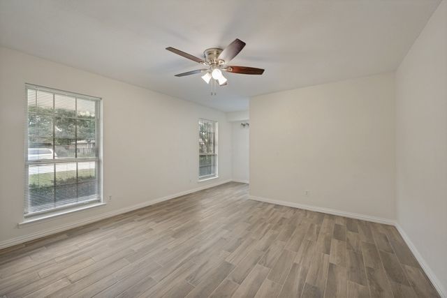 301 Hillcrest Drive, Midlothian, TX 76065