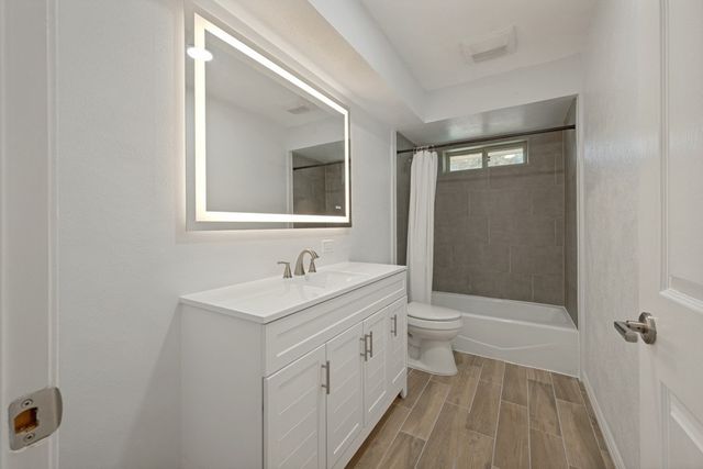 301 Hillcrest Drive, Midlothian, TX 76065
