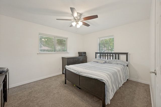 301 Hillcrest Drive, Midlothian, TX 76065