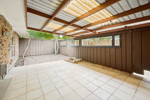 301 Hillcrest Drive, Midlothian, TX 76065