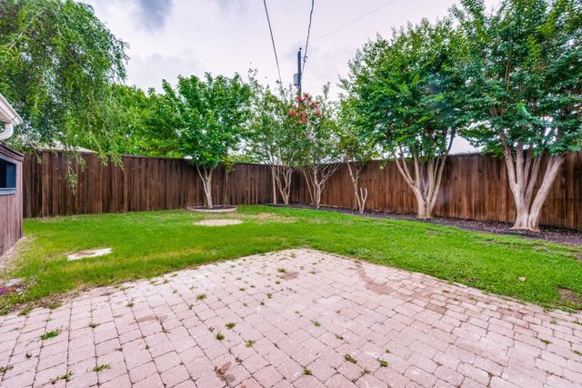 301 Hillcrest Drive, Midlothian, TX 76065