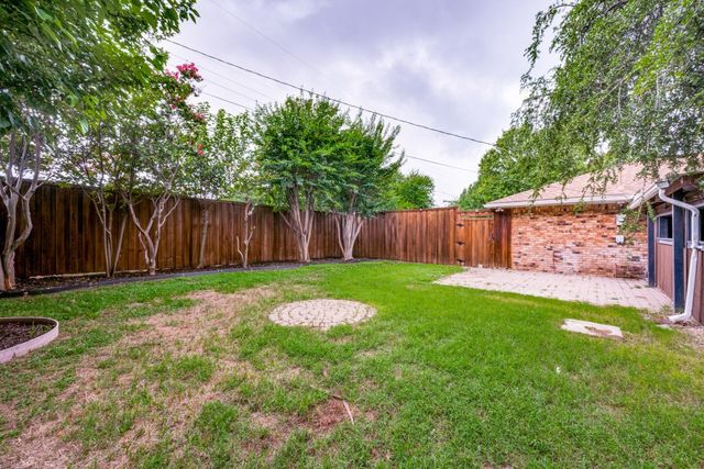 301 Hillcrest Drive, Midlothian, TX 76065