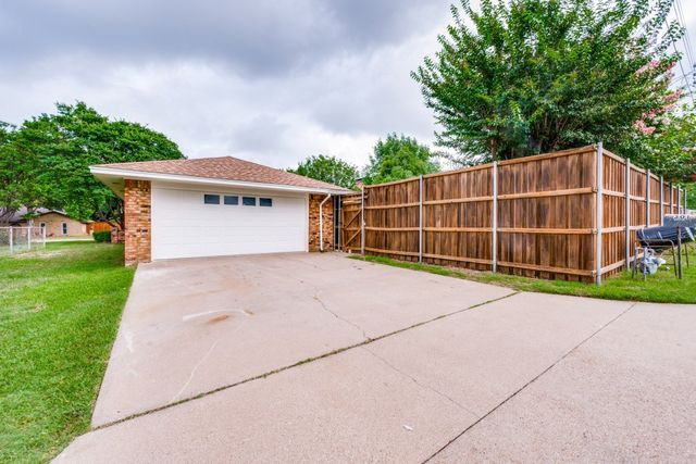 301 Hillcrest Drive, Midlothian, TX 76065
