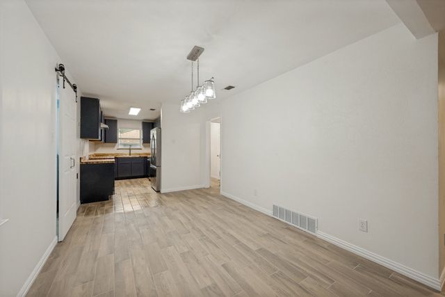 301 Hillcrest Drive, Midlothian, TX 76065