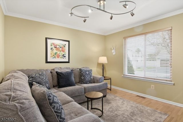 27 Country Lake Dr, Jefferson Twp., NJ 07438