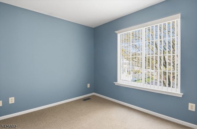 27 Country Lake Dr, Jefferson Twp., NJ 07438