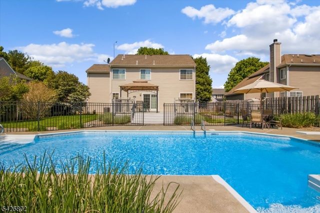 27 Country Lake Dr, Jefferson Twp., NJ 07438