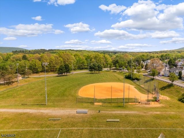 27 Country Lake Dr, Jefferson Twp., NJ 07438