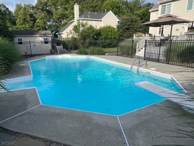 27 Country Lake Dr, Jefferson Twp., NJ 07438