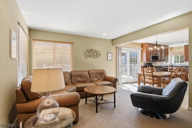 27 Country Lake Dr, Jefferson Twp., NJ 07438