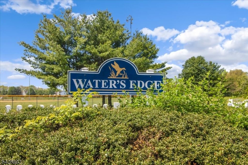 27 Country Lake Dr, Jefferson Twp., NJ 07438