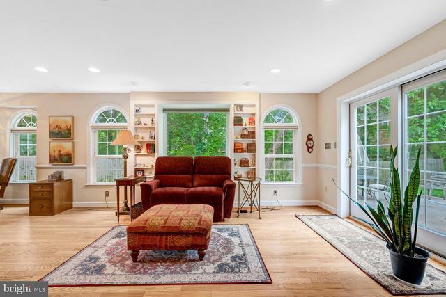 4217 SCOTLAND RD, Alexandria, VA 22309