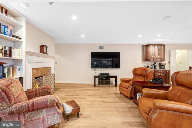 4217 SCOTLAND RD, Alexandria, VA 22309