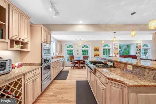 4217 SCOTLAND RD, Alexandria, VA 22309