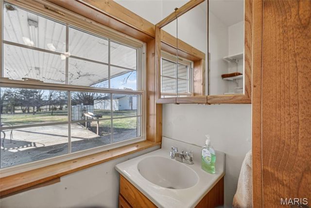 29325 Highway O, Lebanon, MO 65536