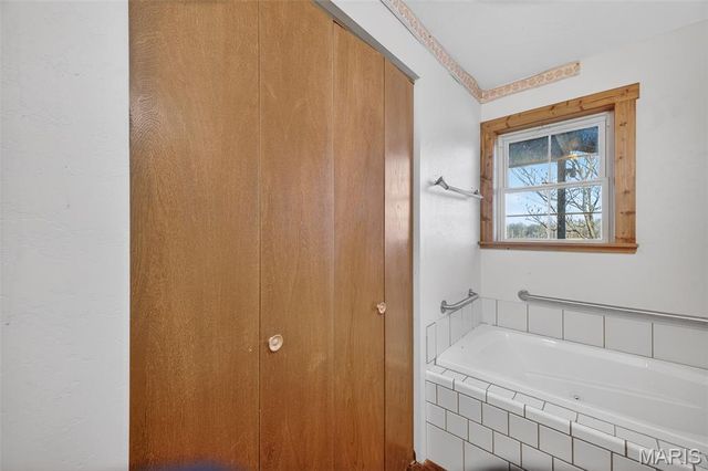 29325 Highway O, Lebanon, MO 65536