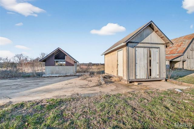 29325 Highway O, Lebanon, MO 65536