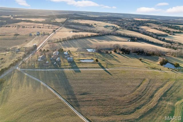 29325 Highway O, Lebanon, MO 65536