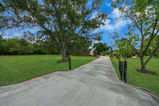 8407 Kirchner Road, Manvel, TX 77578