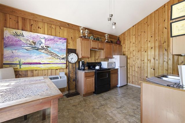 11971 S Hildebrandt Road, Sawyer, MI 49125