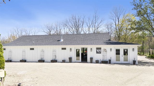 11971 S Hildebrandt Road, Sawyer, MI 49125
