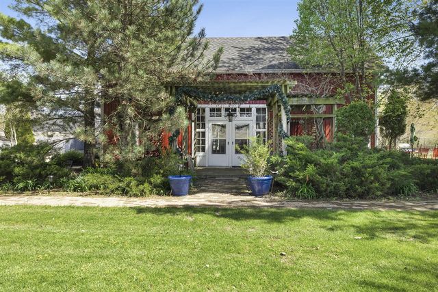 11971 S Hildebrandt Road, Sawyer, MI 49125