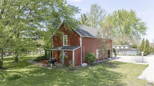 11971 S Hildebrandt Road, Sawyer, MI 49125
