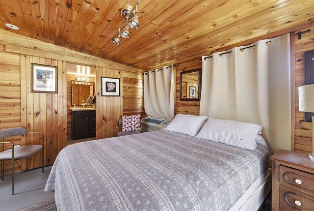 11971 S Hildebrandt Road, Sawyer, MI 49125
