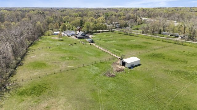 11971 S Hildebrandt Road, Sawyer, MI 49125