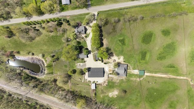 11971 S Hildebrandt Road, Sawyer, MI 49125