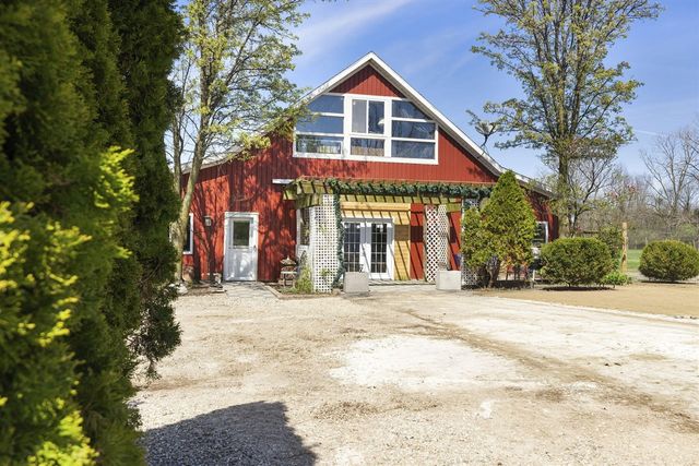 11971 S Hildebrandt Road, Sawyer, MI 49125
