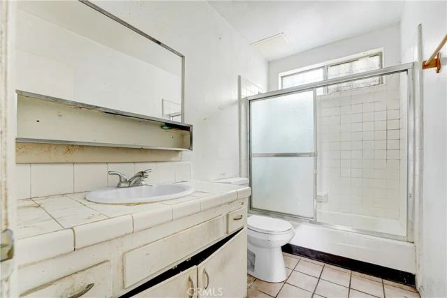 4522 St Charles Place, Los Angeles, CA 90019