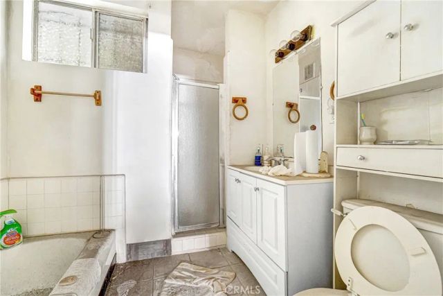 4522 St Charles Place, Los Angeles, CA 90019
